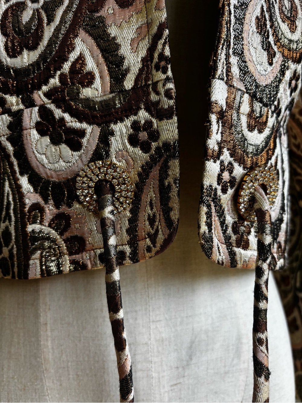 1960s KENT ORIGINALS JEWELED PAISLEY JACKET - Picture 2 of 7